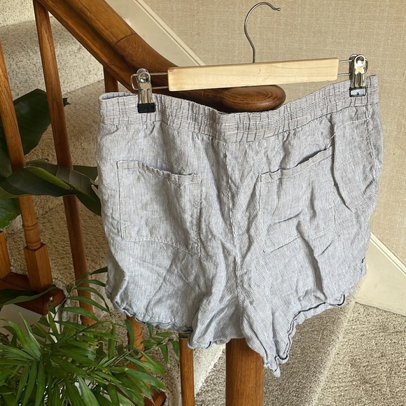 Ellen Tracy Women's Coastal Striped Linen Shorts - Picture 3 of 10